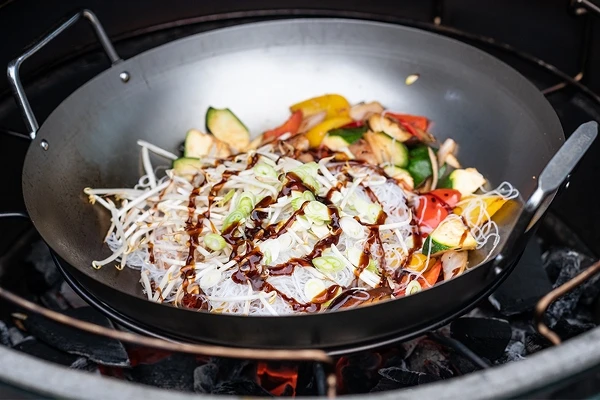 Big Green Egg WOK IN ACCIAIO AL CARBONIO + MESTOLO - immagine 5